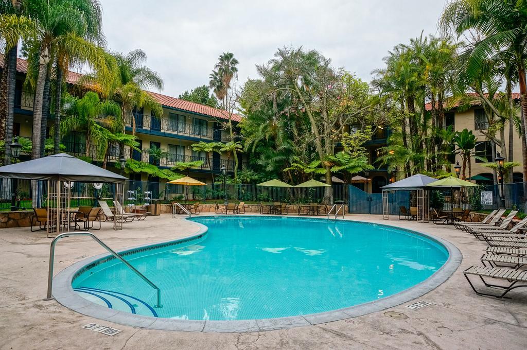 Vanllee Hotel Covina Exterior photo