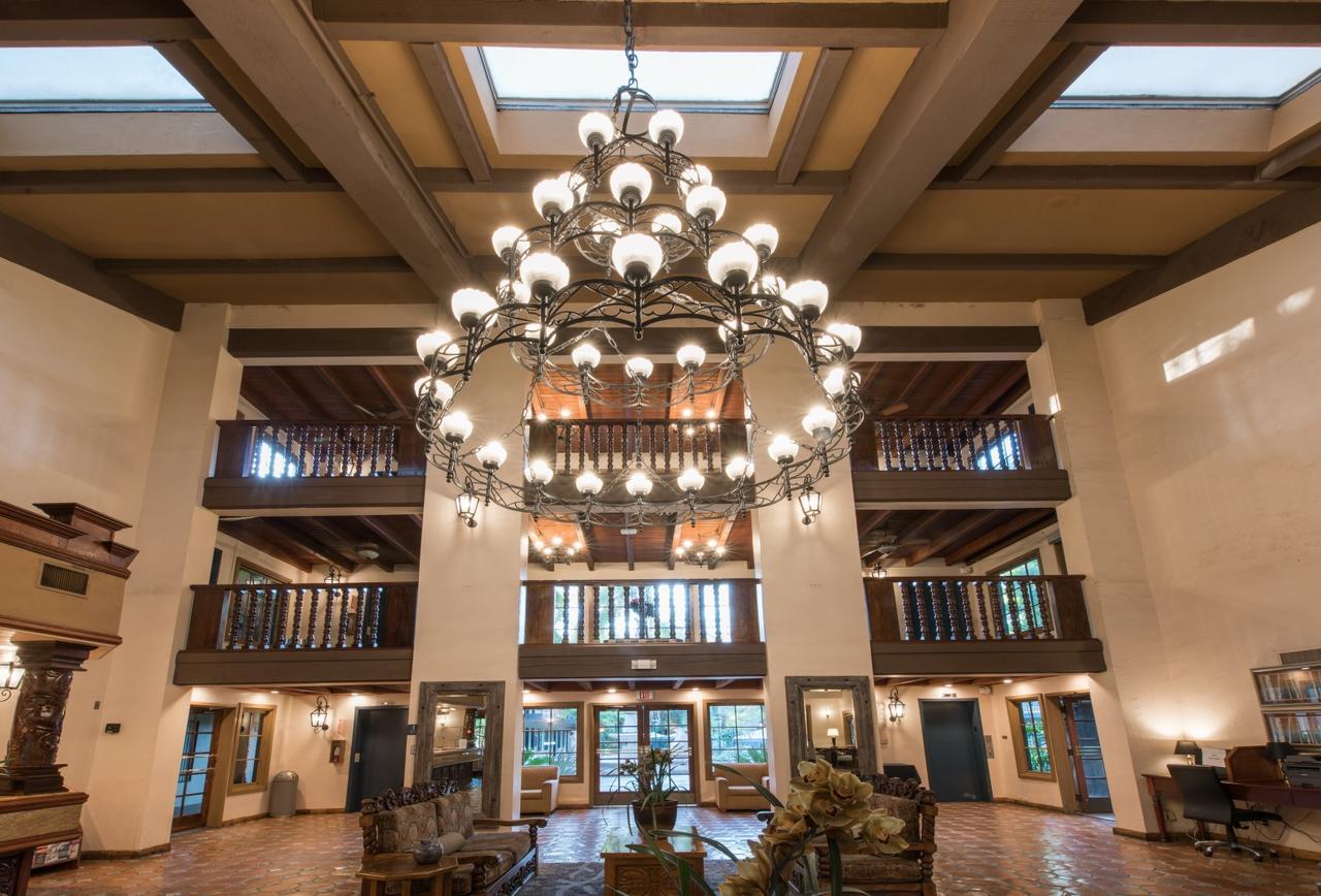 Vanllee Hotel Covina Exterior photo