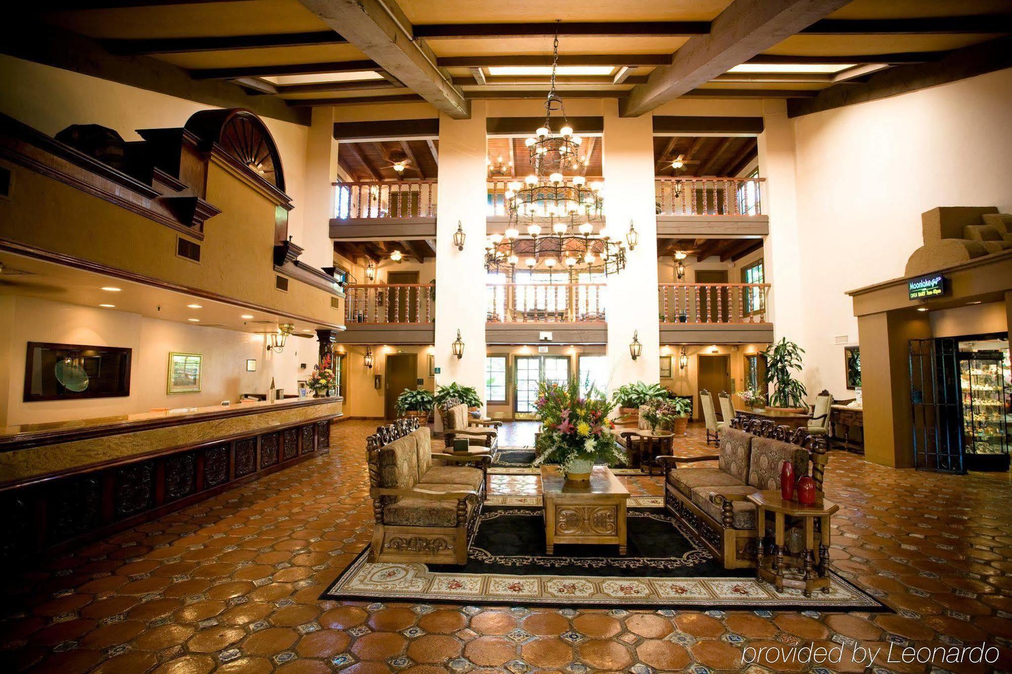 Vanllee Hotel Covina Interior photo